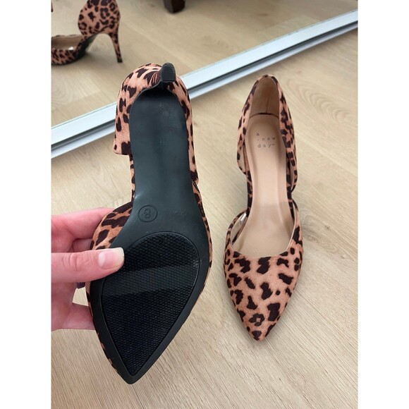 Cheetah Heels - Picture 4 of 5